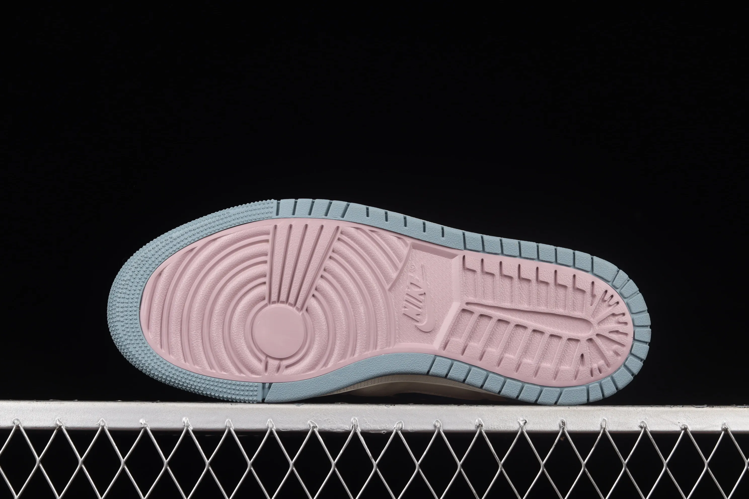 All categories Air Jordan Jordan series basketball shoes Air Jordan 1 High Air Jordan 1 Zoom CMFT "Celestine Blue" AJ1 Joe 1 Macaron Beige Blue Pink DQ5091-041